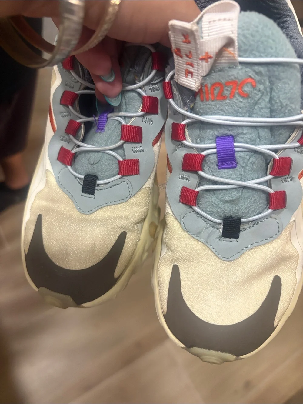 Nike Travis Scott’s Kids Sneakers in Cream, Gray, Red & Purple Accents - Picture 6 of 6